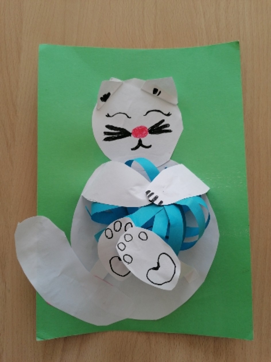 Котик с клубочком