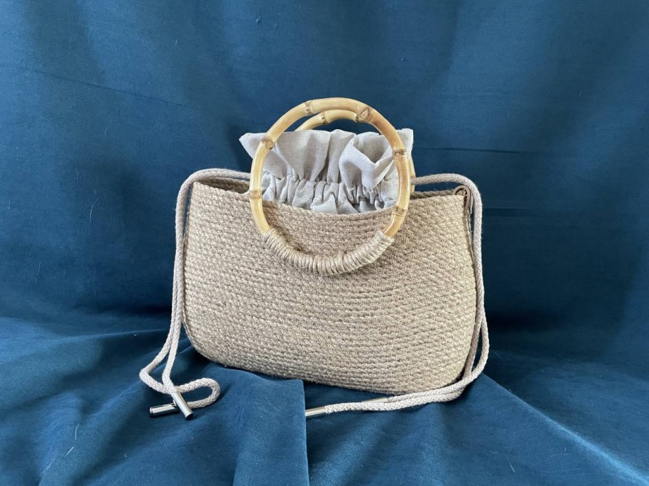 Летняя сумка из джута