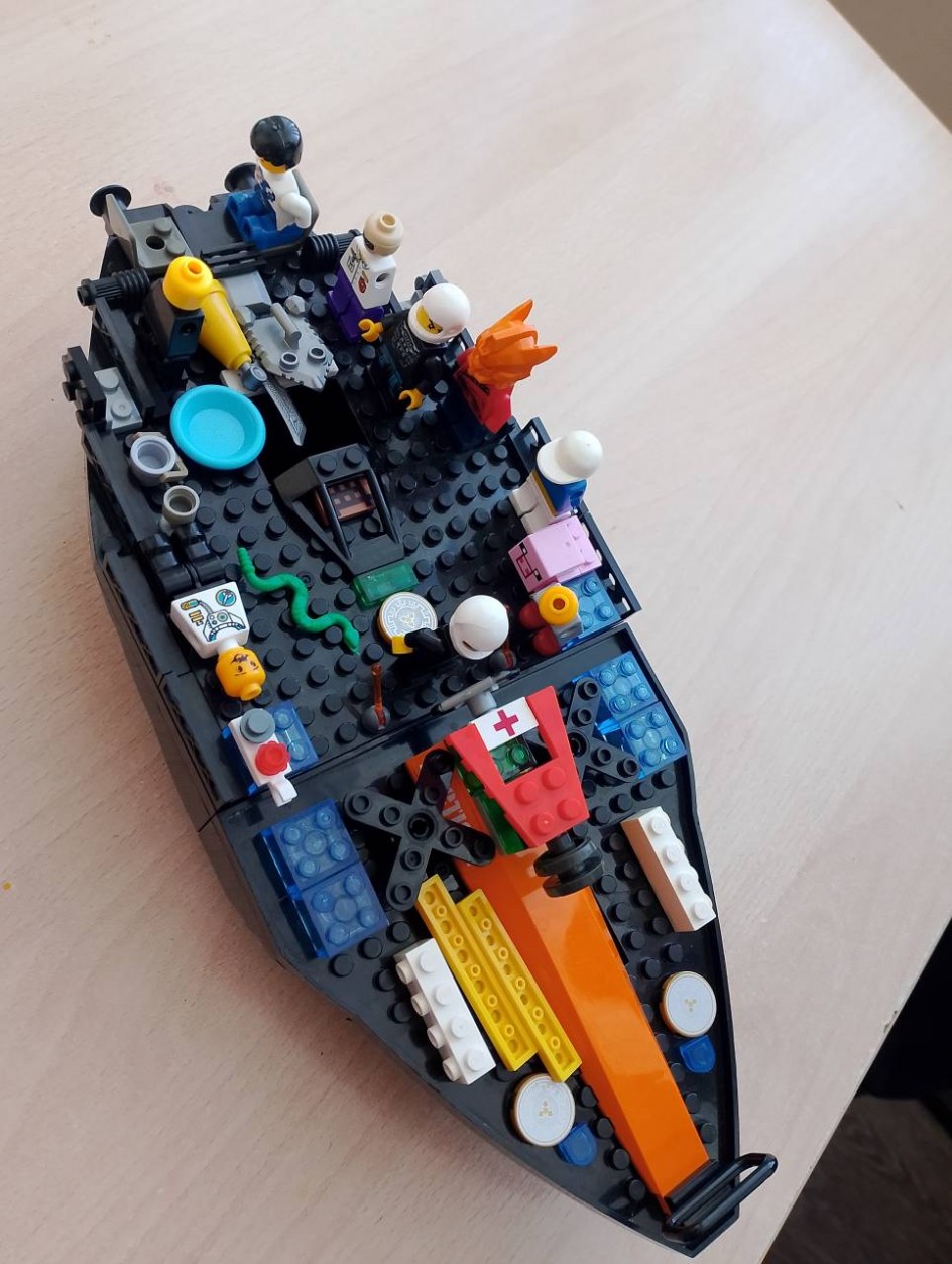 Приключенческий корабль