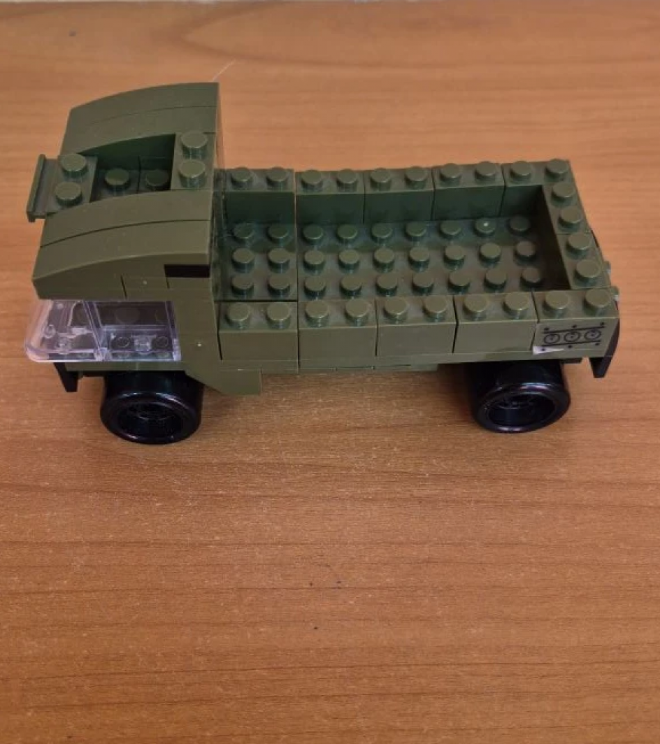 Военный грузовик