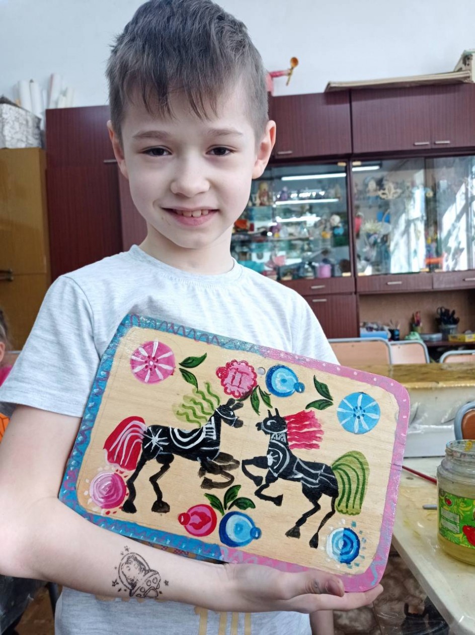 Разделочная доска "Городец. Кони."