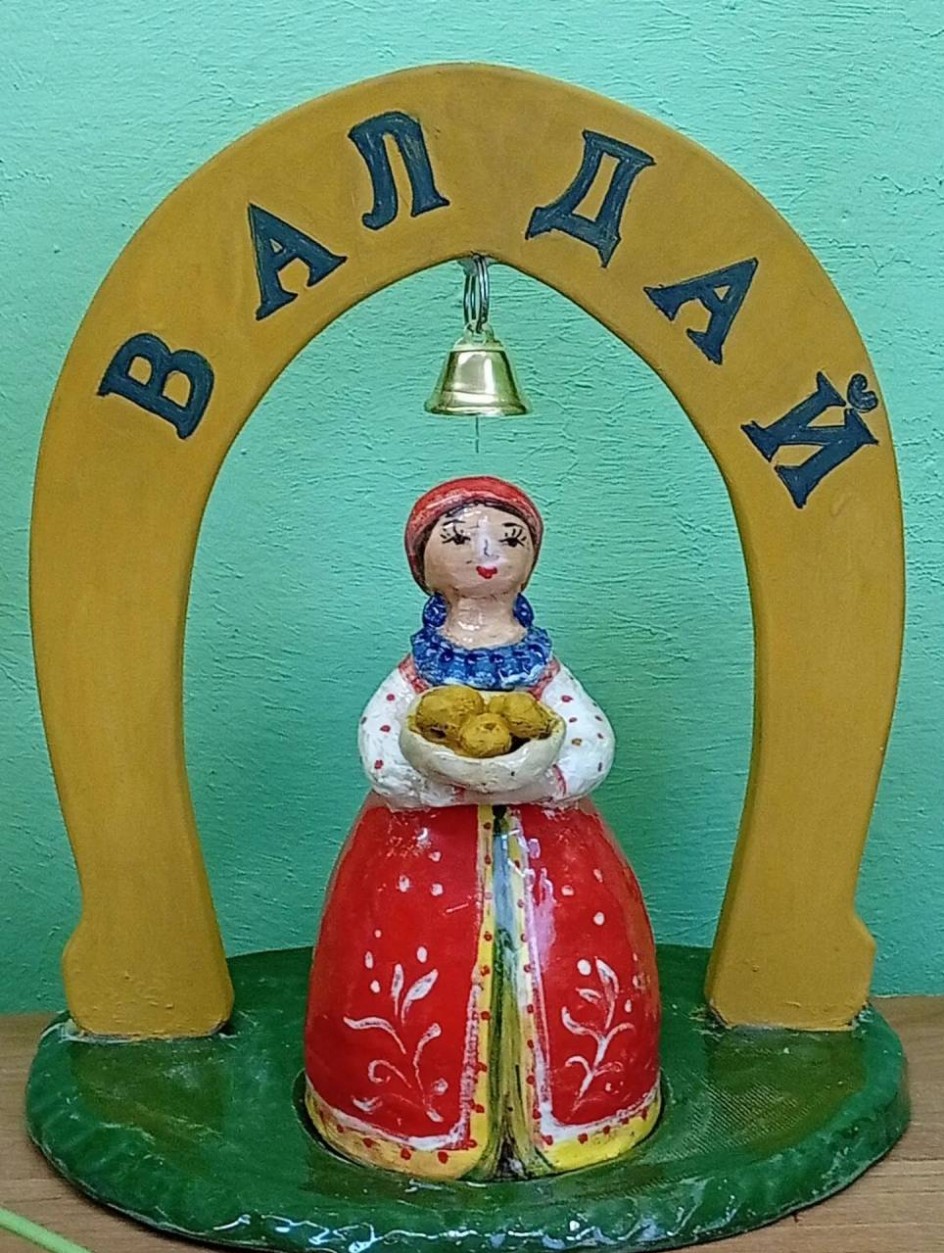 "Девушка с баранками. Валдай"
