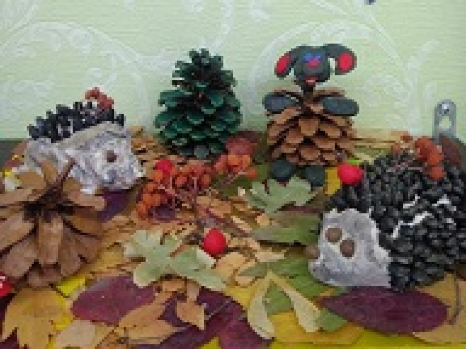 Ёжики в лесу.