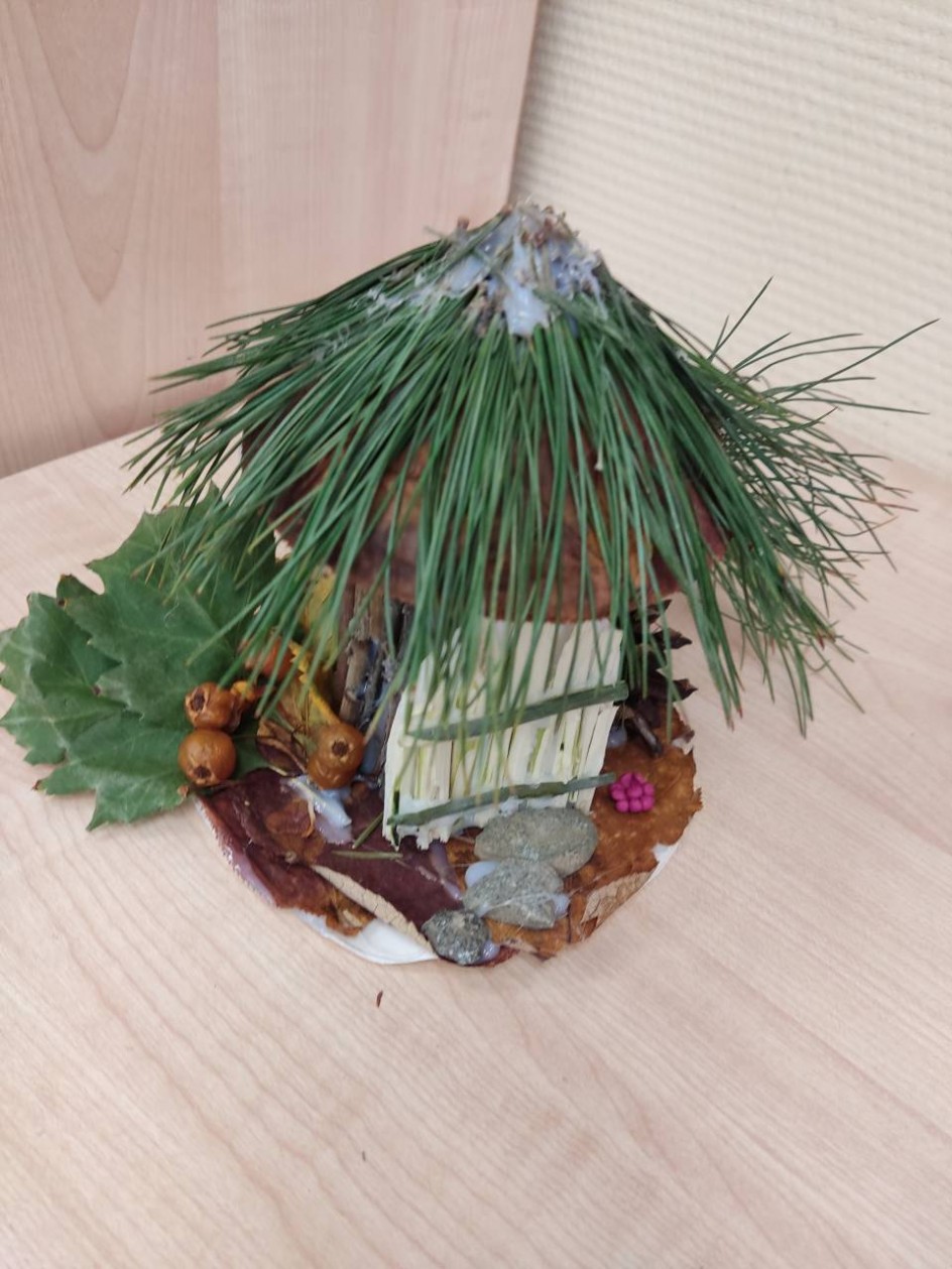 Хижина и плоды