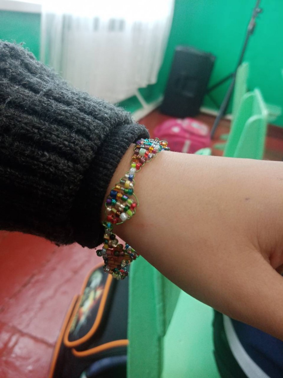 Браслет их бисера