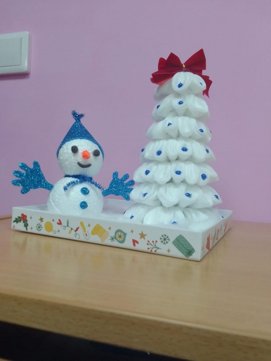 Весёлый снеговик