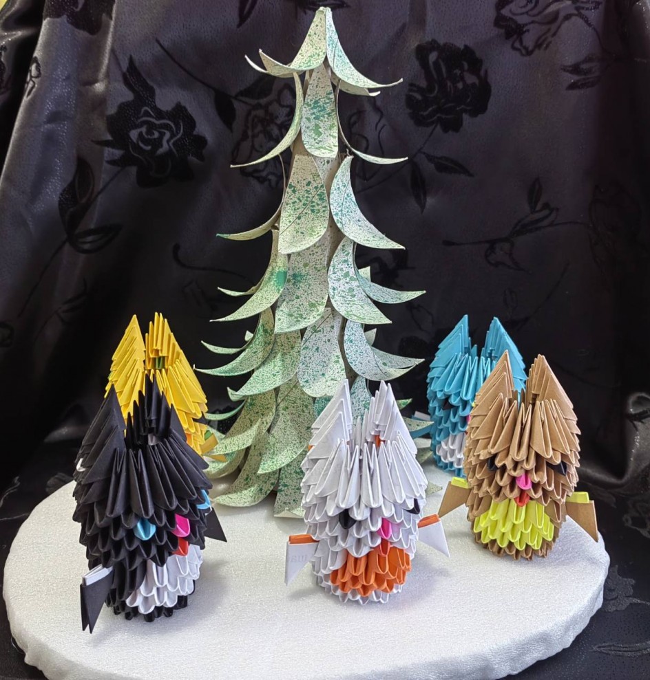 Символ года "Зайцы возле ёлки"