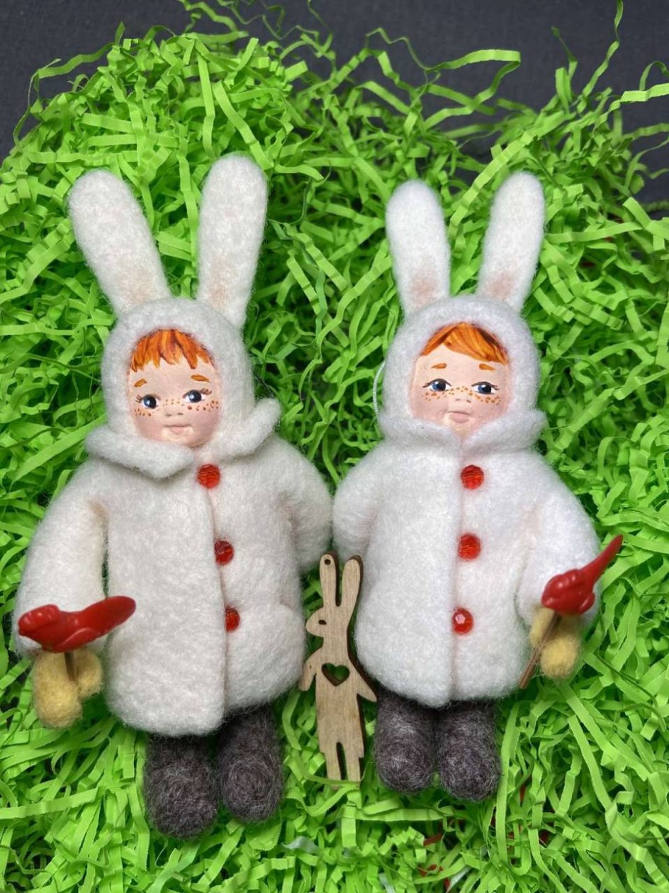 Елочные игрушки "Зайки"