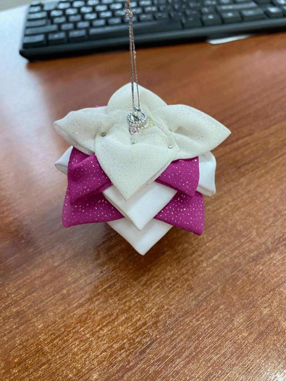 "Елочный шар"