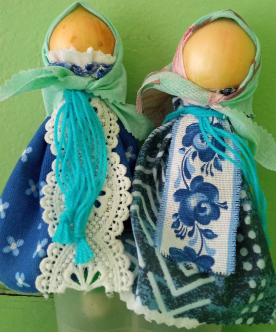 Куколки Луковницы