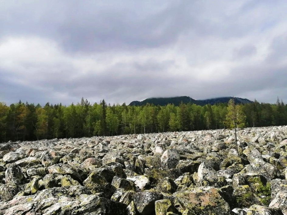 Каменная река