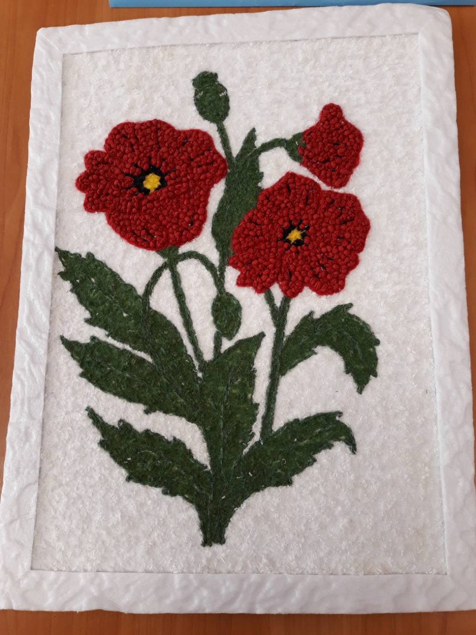Красные маки