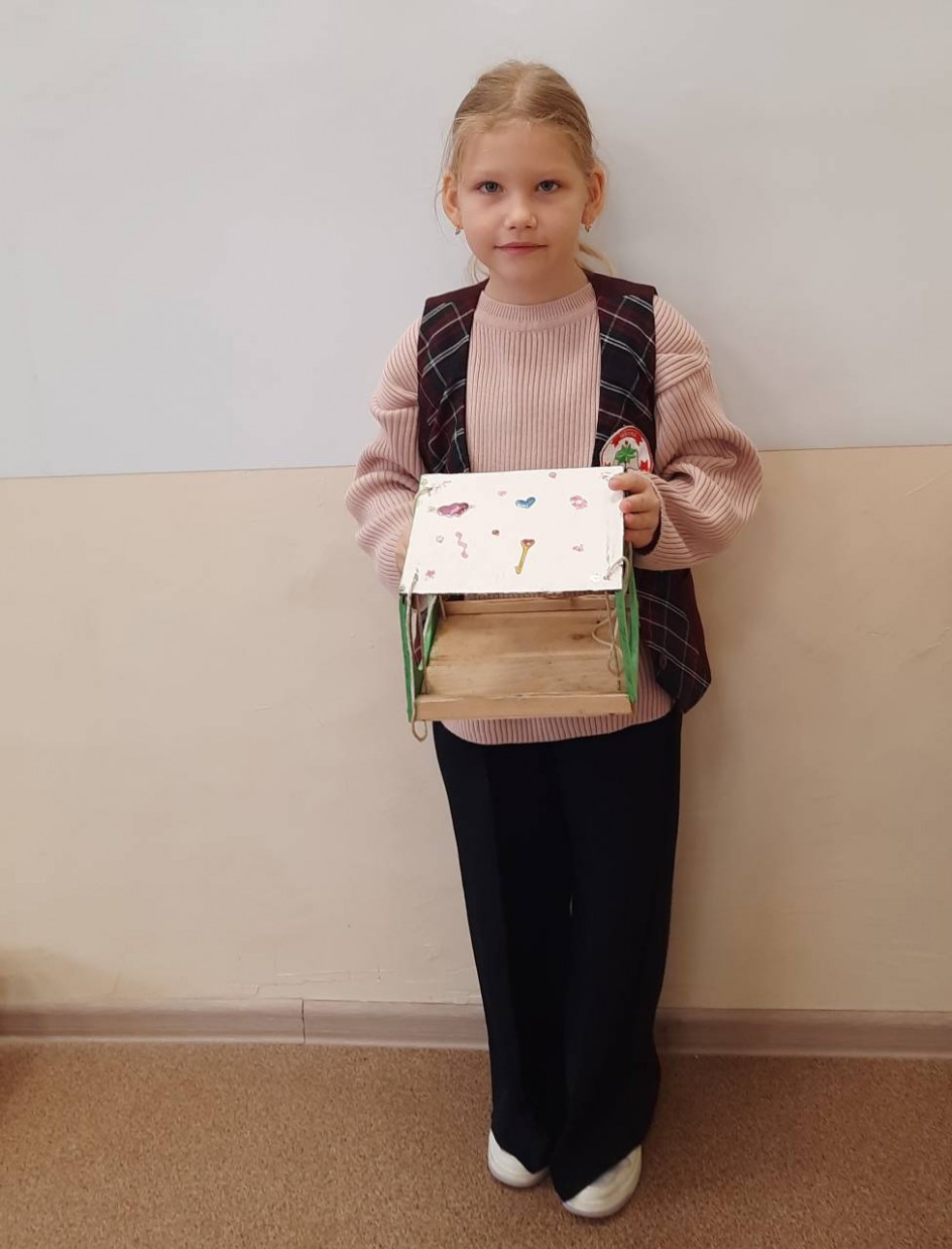 Стол для птичек готов