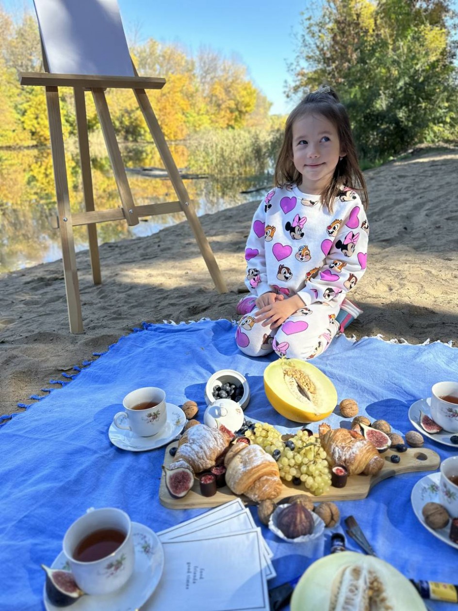 Пикник в осеннем лесу