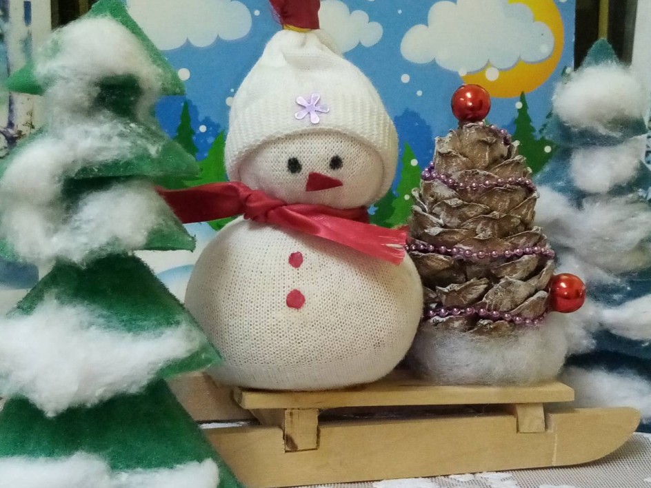 Снеговик везёт подарки