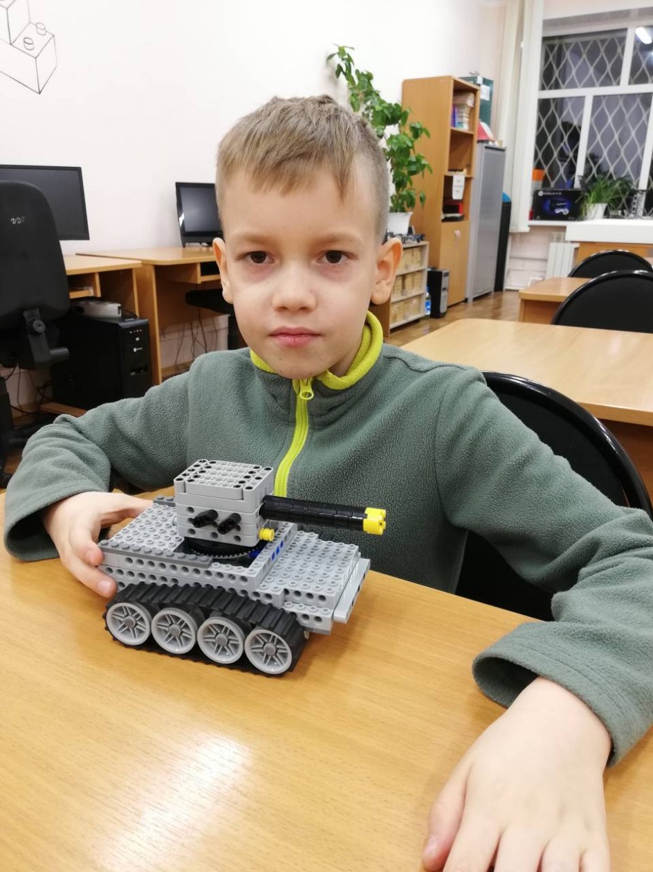 Танк КВ2