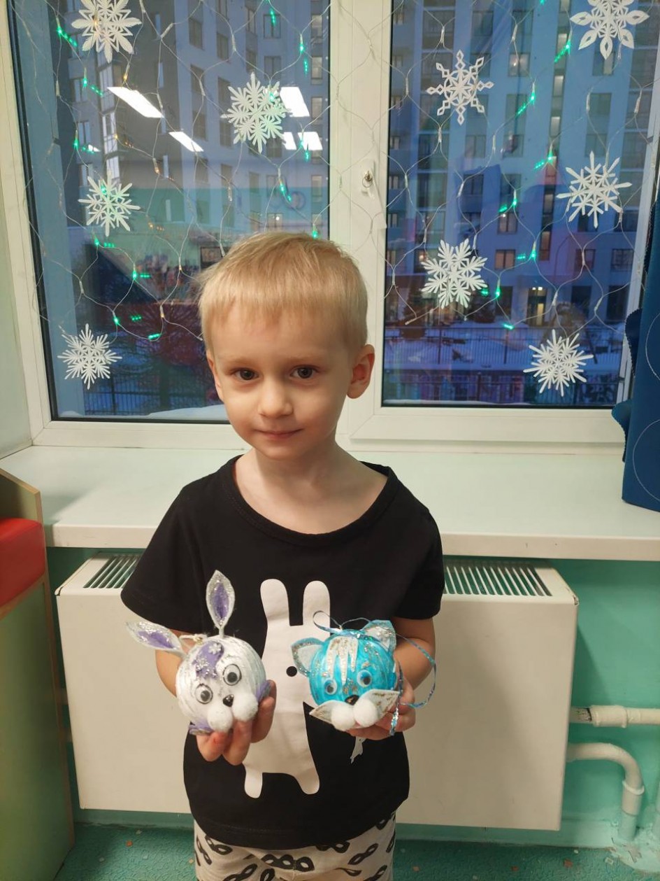 Новогодние игрушки