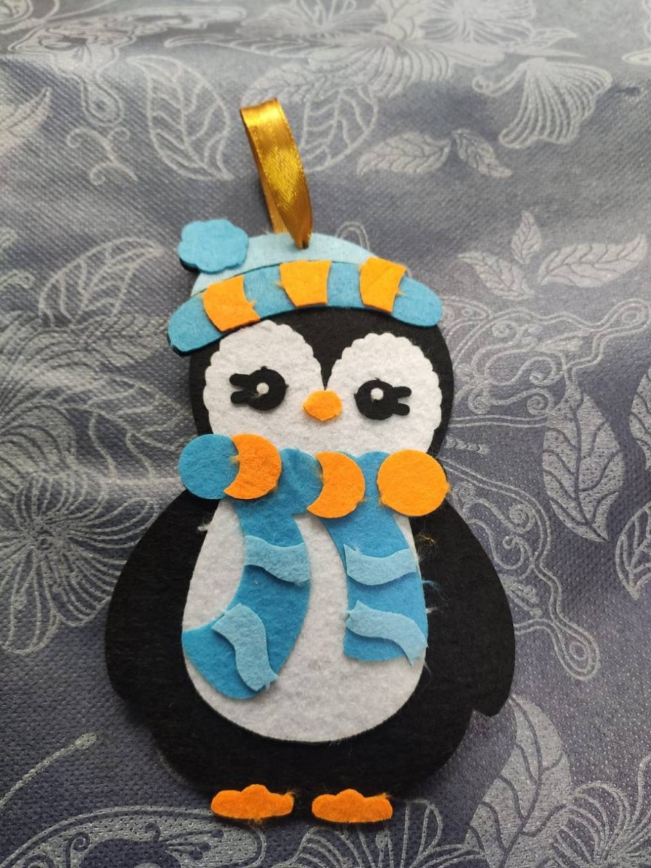 елочная игрушка "Пингвиненок"