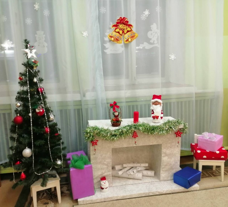 Камин с дровами