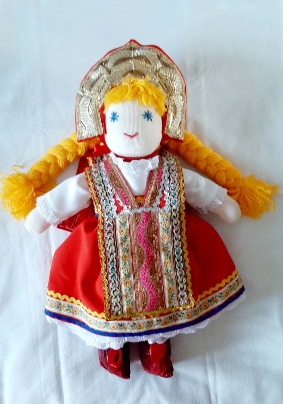 "Русский народный праздничный костюм. Текстильная кукла"