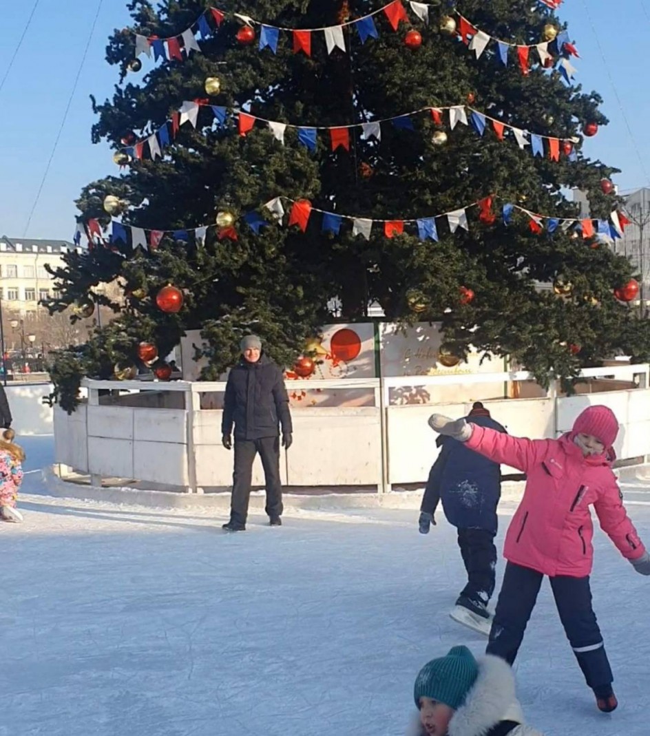 На катке.