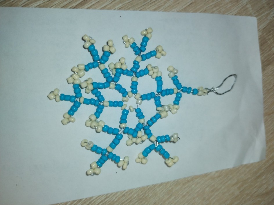 Снежинка из бисера
