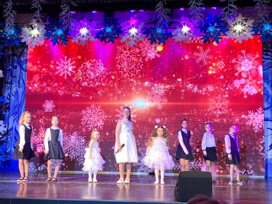 Новогодняя песня: "Хлоп, хлоп, хлопушки"