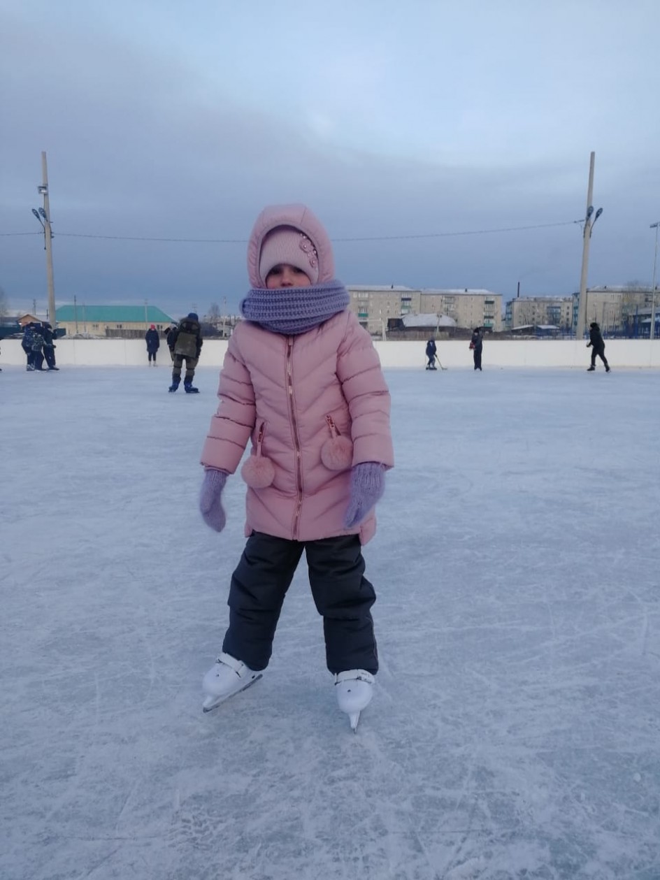 На коньках