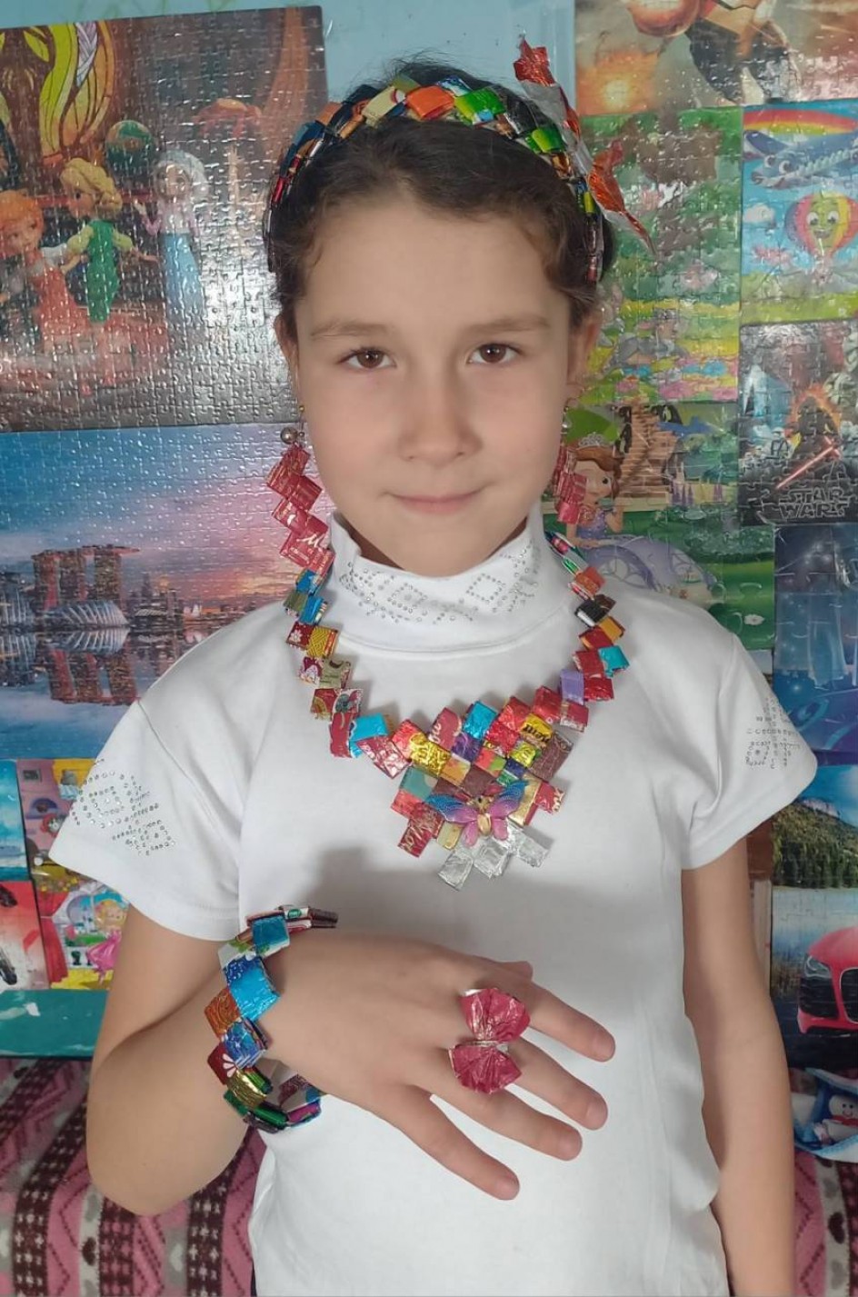 "Украшения из фантиков"