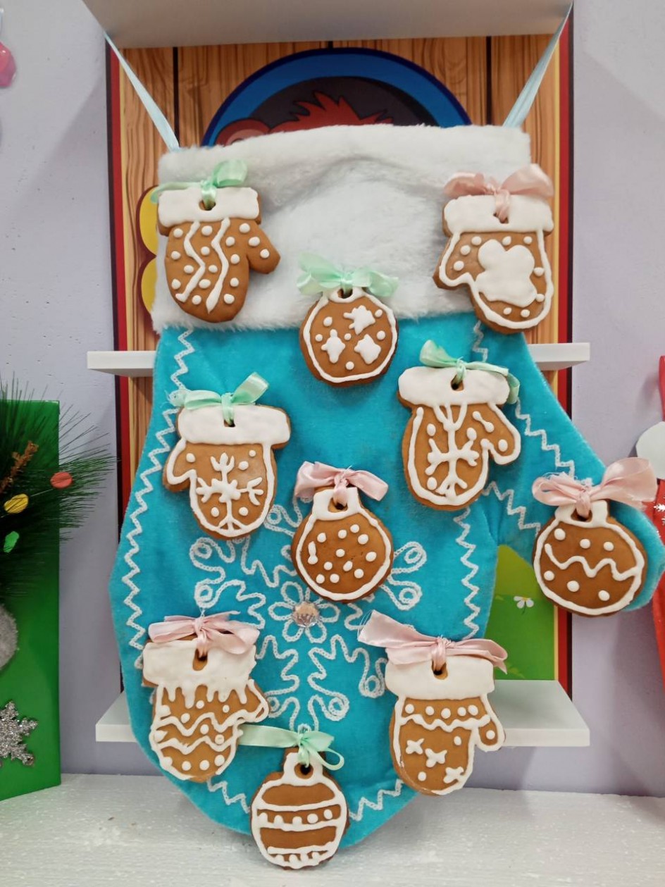 "Прянички Дедушки Мороза", в технике тестопластики.