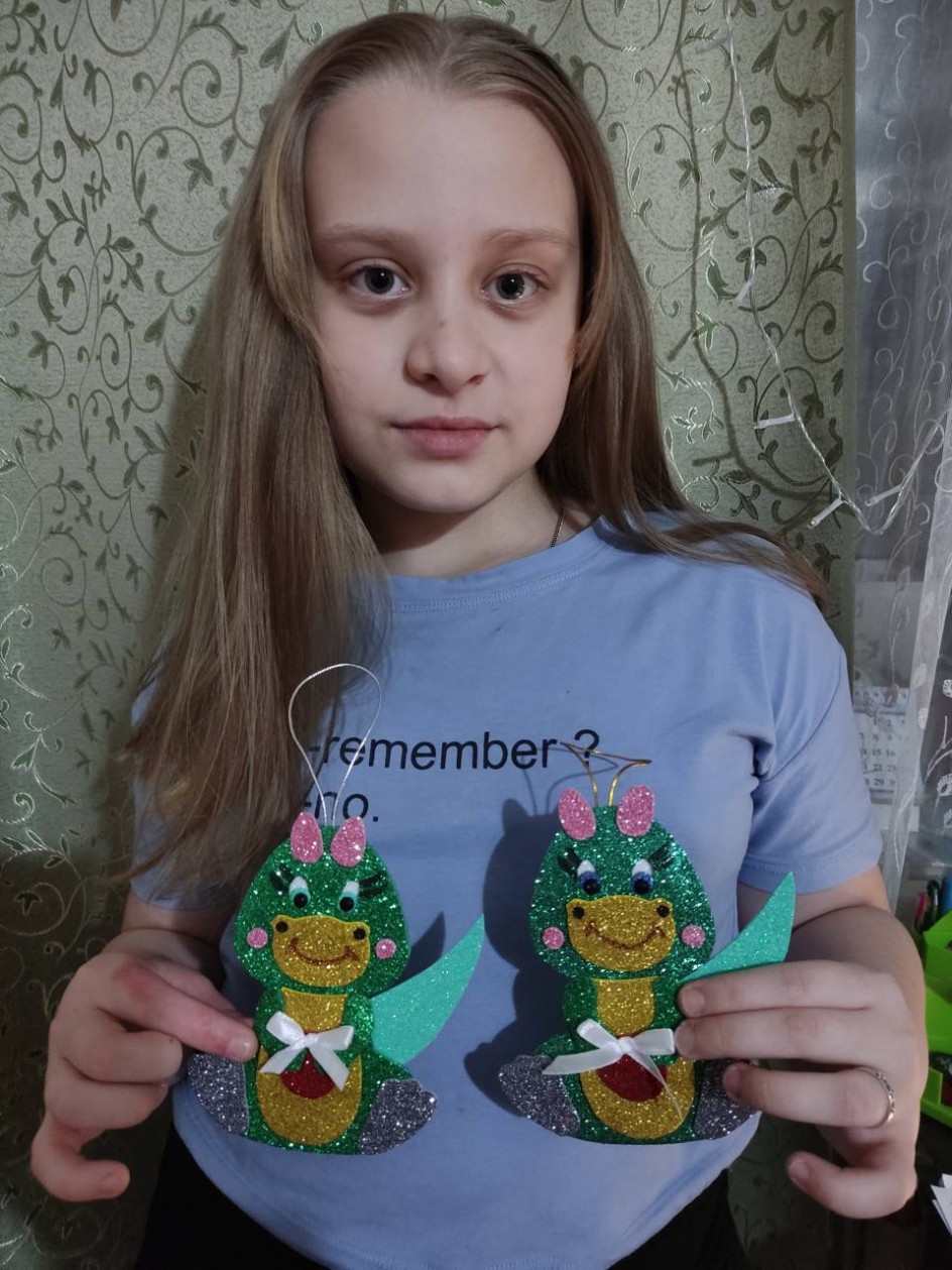 "Символ года-дракон"