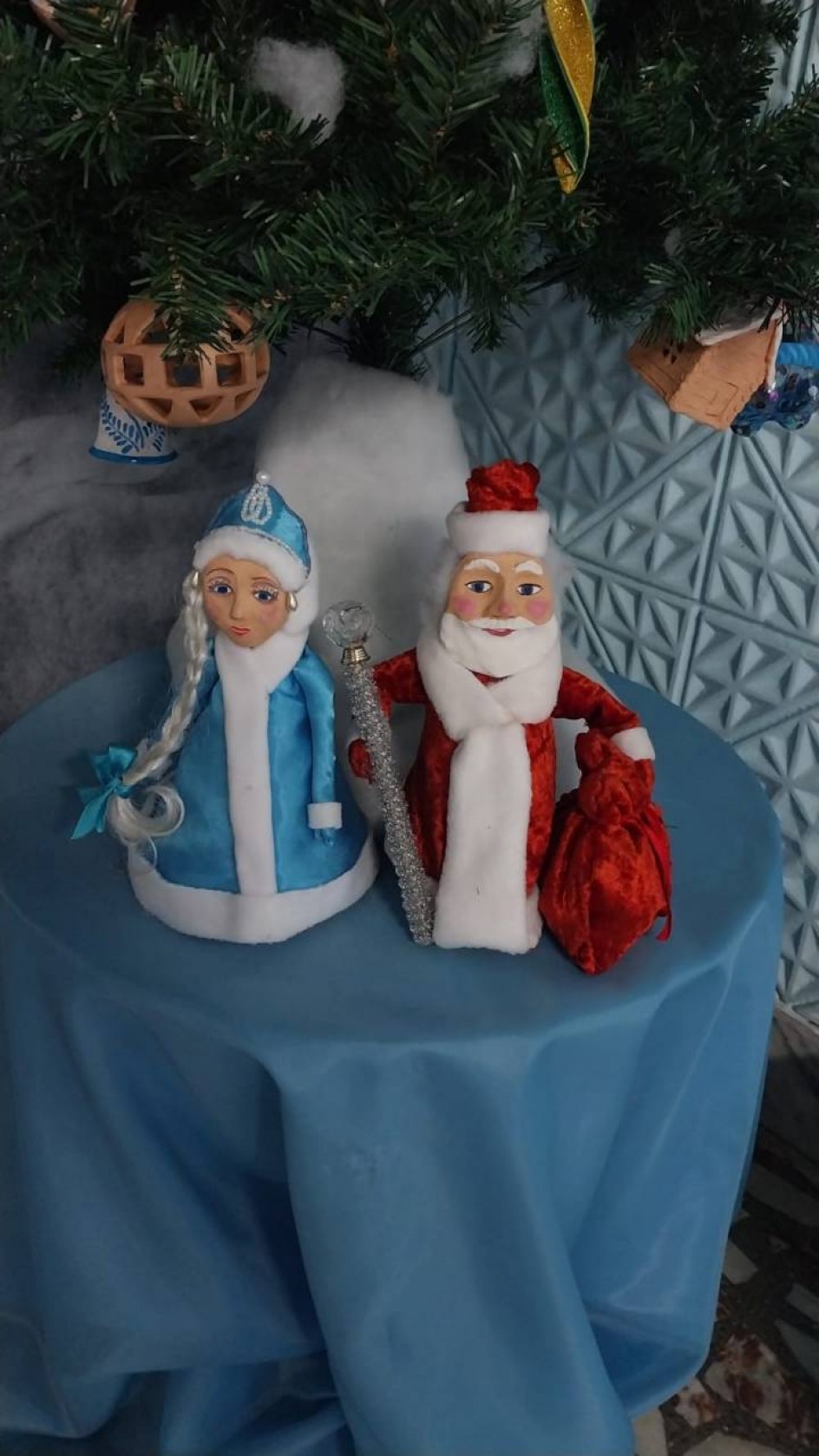 Дед Мороз и Снегурочка