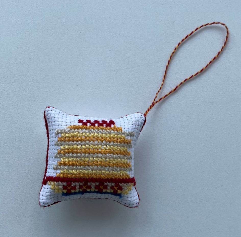 Игольница БЛИНОЧКИ С ИКОРОЧКОЙ