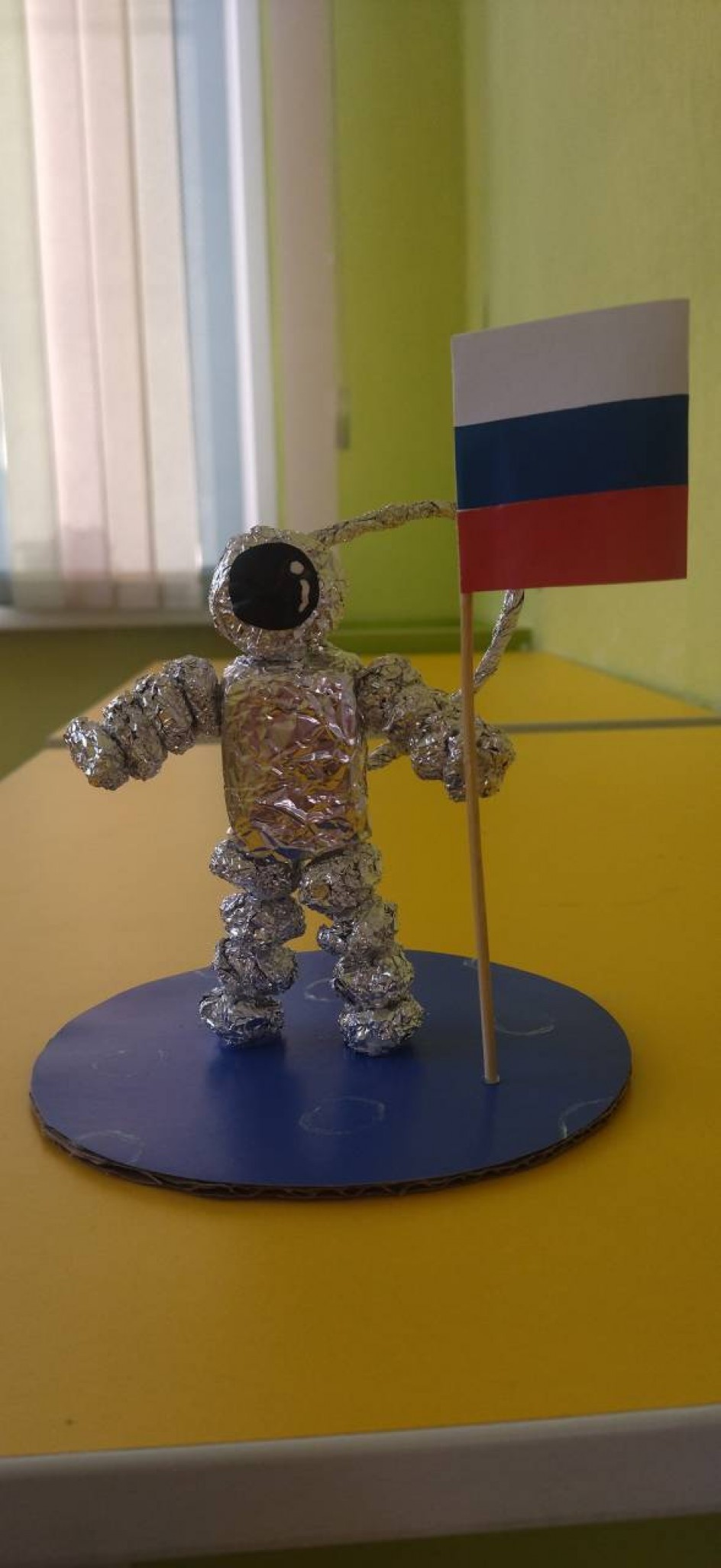 Космонавт