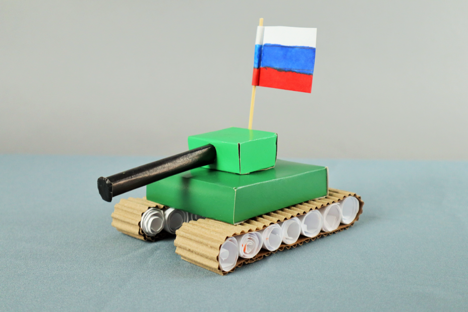 Поделка «Мощное оружие»