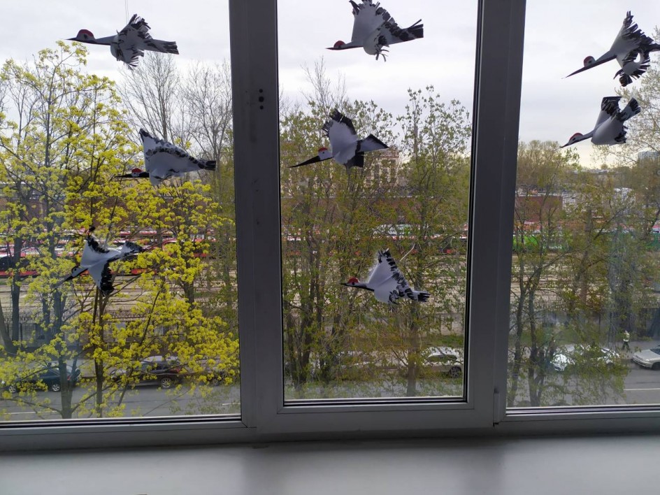 Летят журавли.