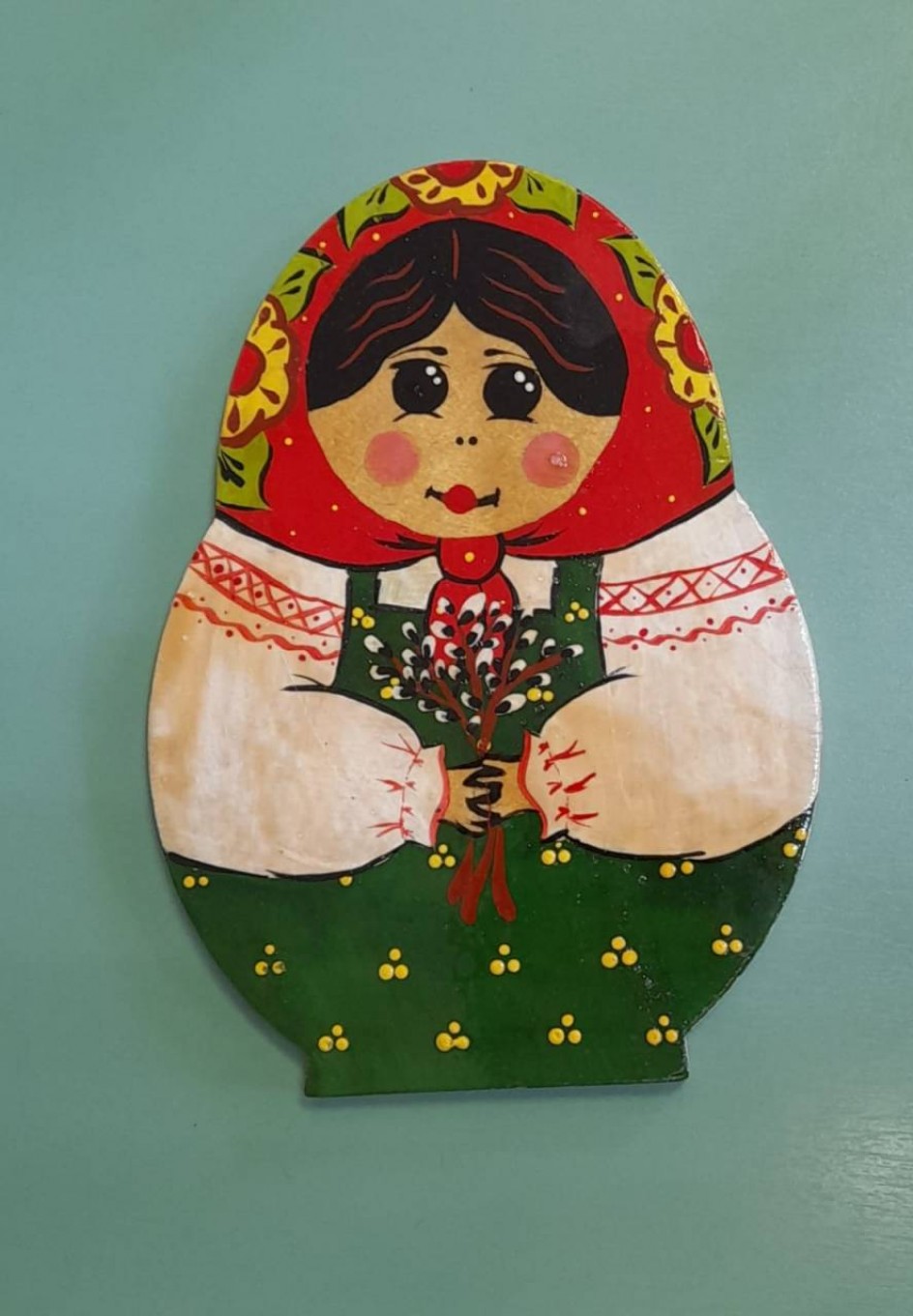 Декоративная доска "Мотрешка с вербочкой "