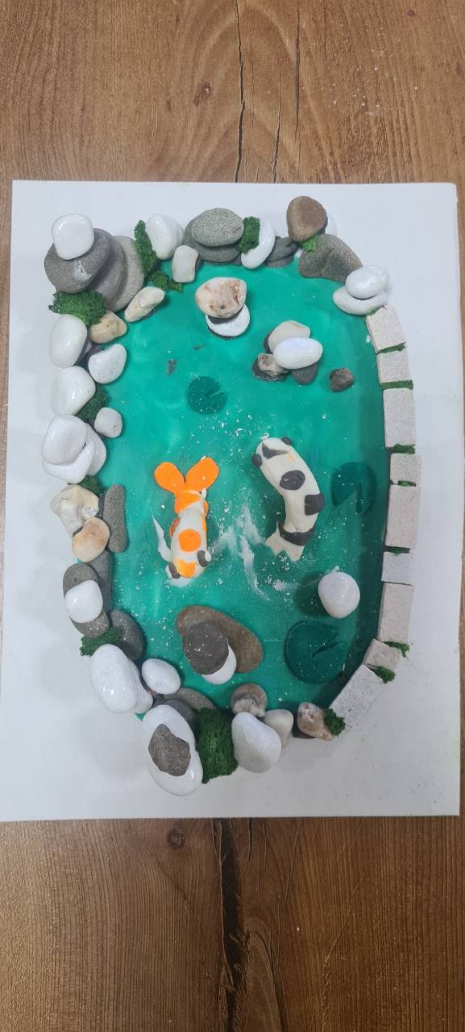 Пруд с карпами Кои