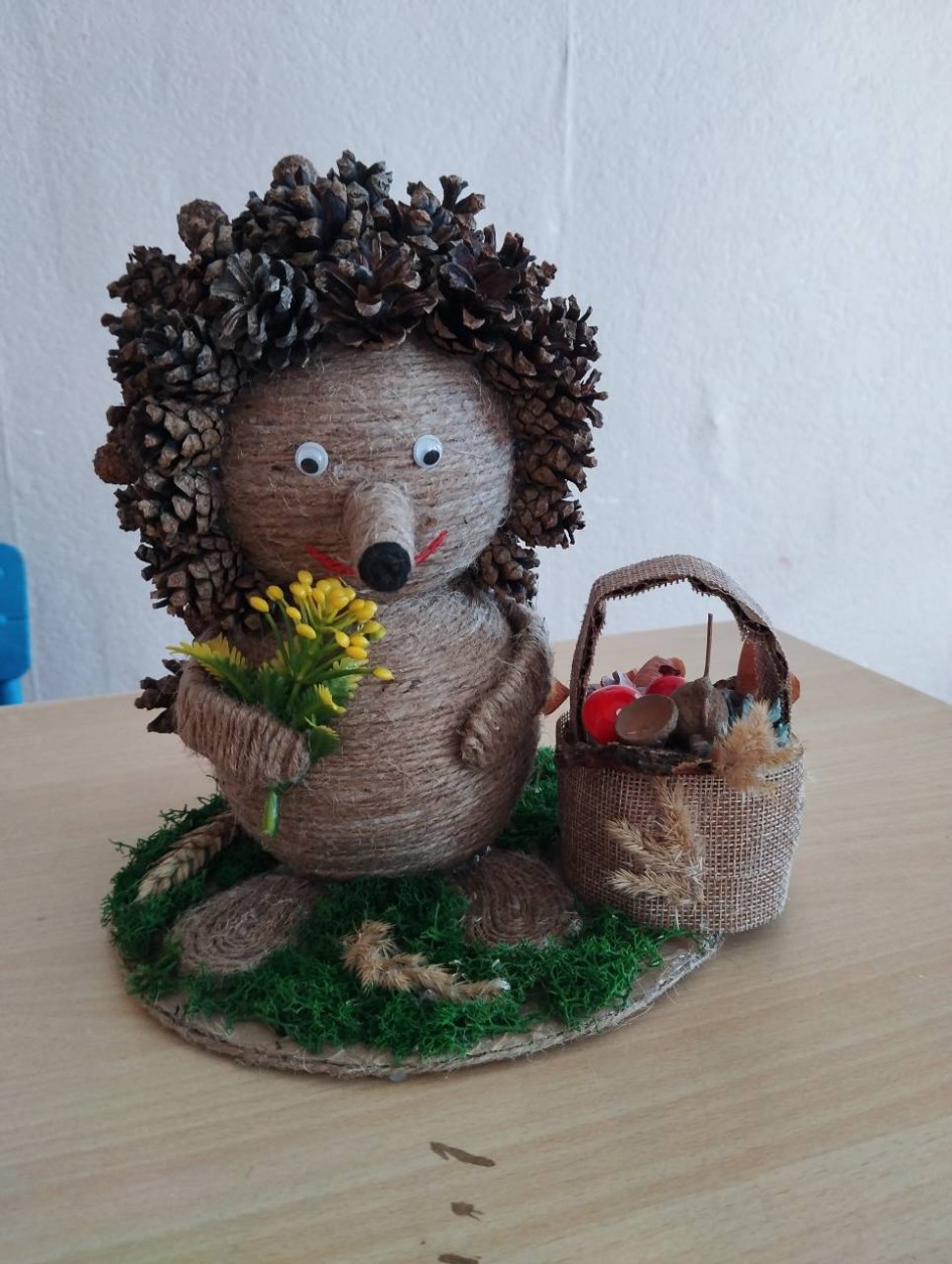 Ёжик с корзинкой