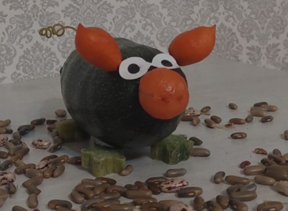 Весёлый поросенок